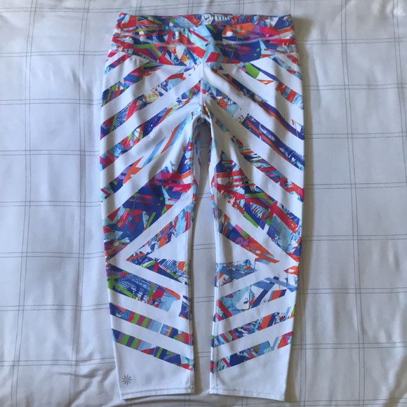 ATHLETA White Colorful Sonar Kaleidoscope Chevron Cropped Leggings Sz M - Picture 3 of 16